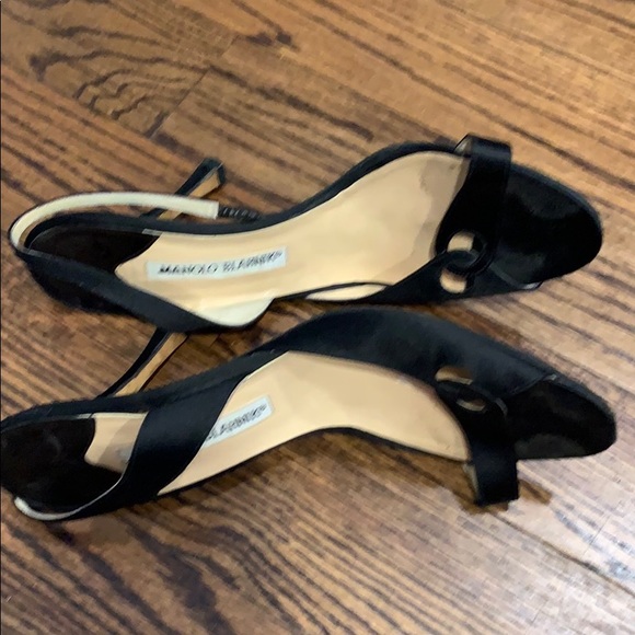 Used Manalo Blahnik satin black evening heels - Picture 6 of 6